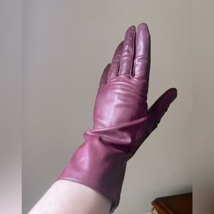 Italian Leather Slim Fit Gauntlet Length Elegant Burgundy Gloves. Size 7
